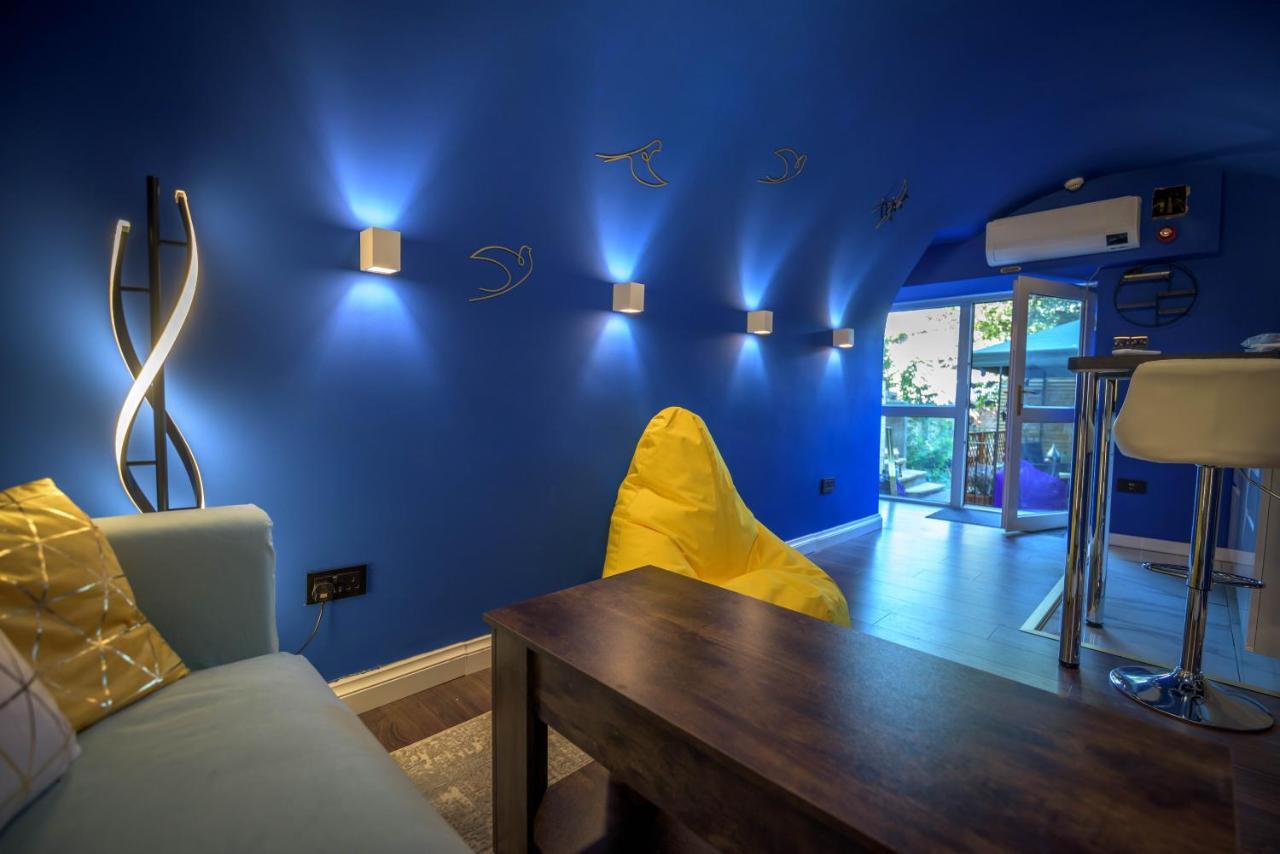 Quirky Vaulted Flat With Terrace Apartment Bath Exterior foto