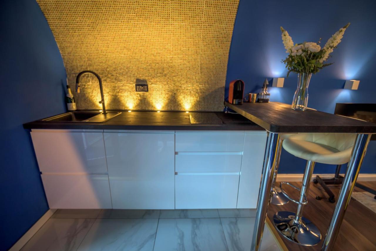 Quirky Vaulted Flat With Terrace Apartment Bath Exterior foto