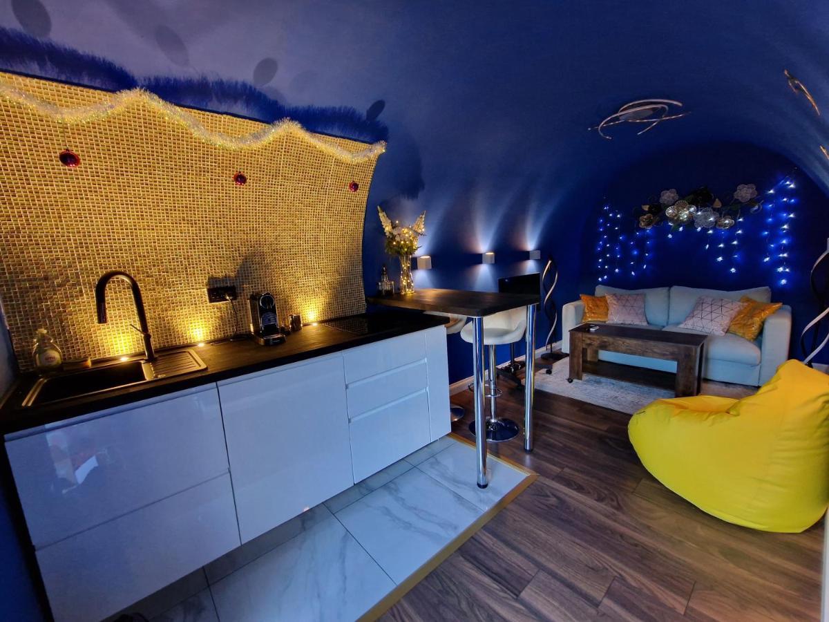 Quirky Vaulted Flat With Terrace Apartment Bath Exterior foto
